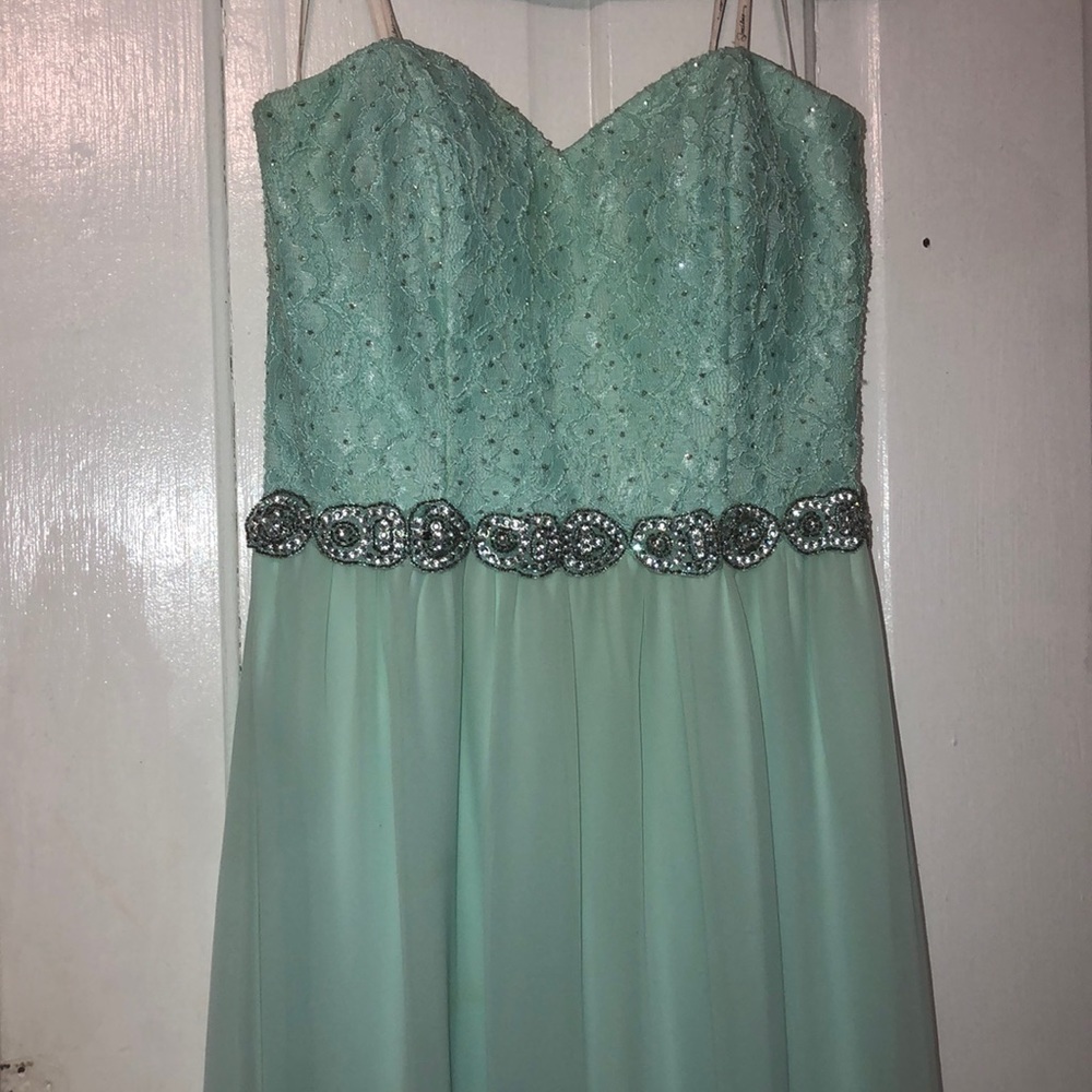 strapless dress